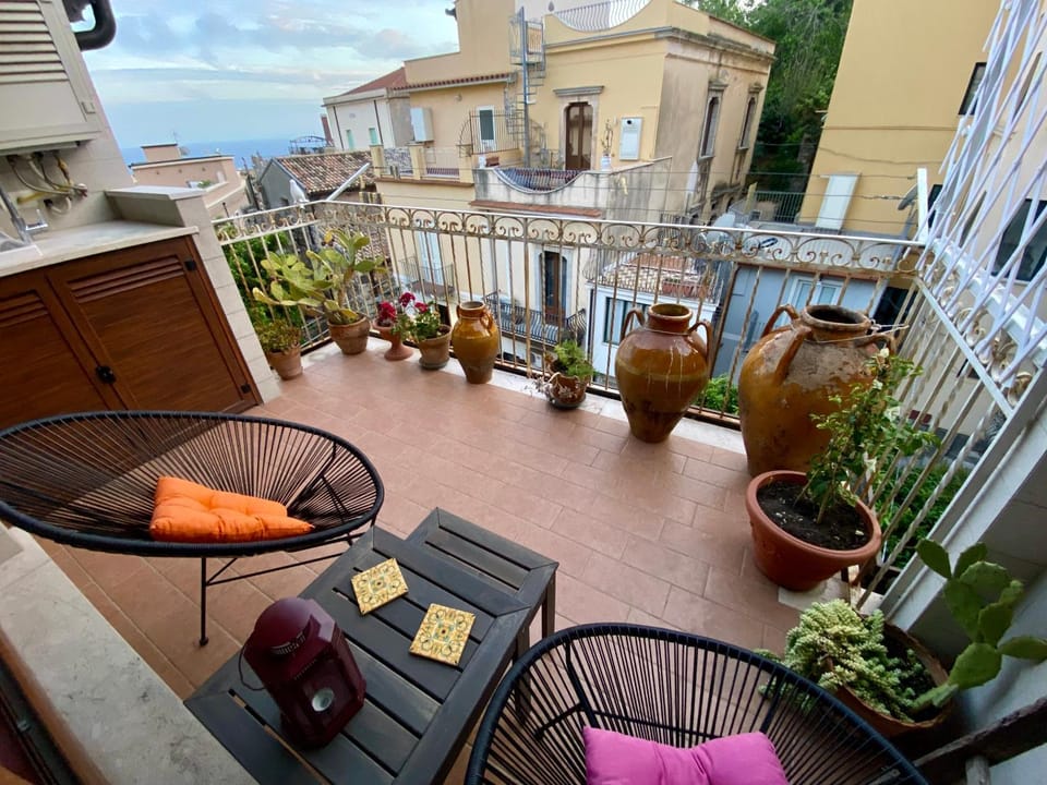 View (from property/room), Balcony/Terrace