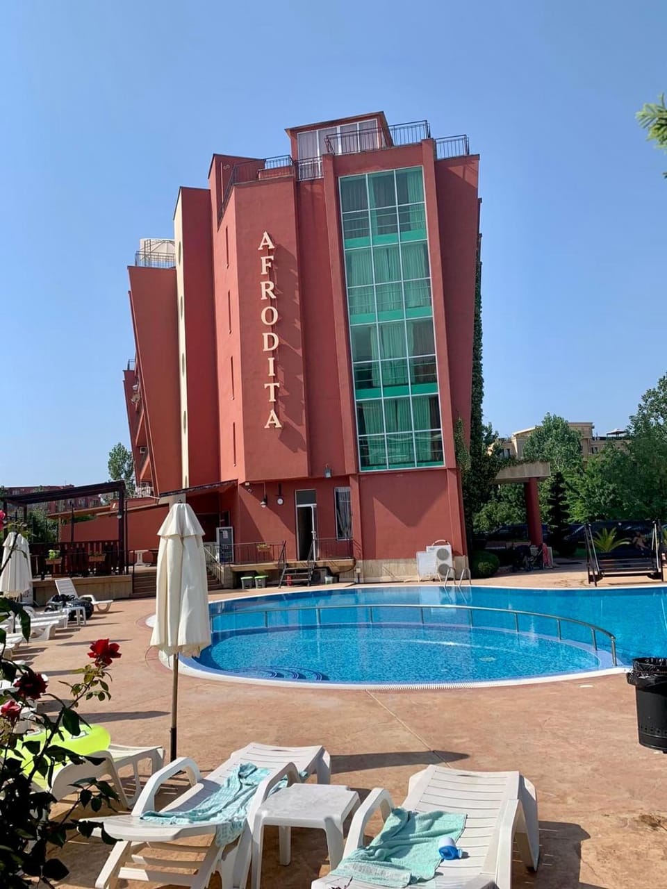 Property building, Swimming pool