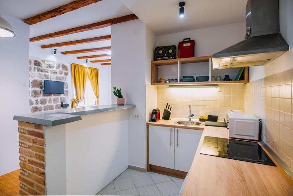 TV and multimedia, Kitchen or kitchenette