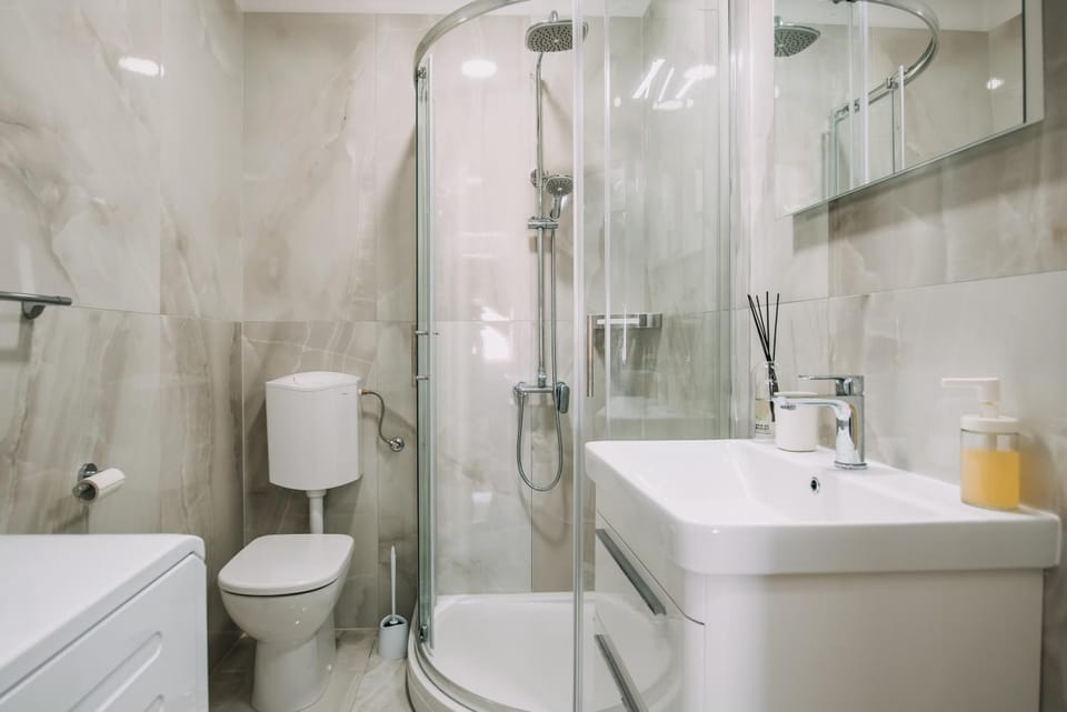 Shower, Bathroom