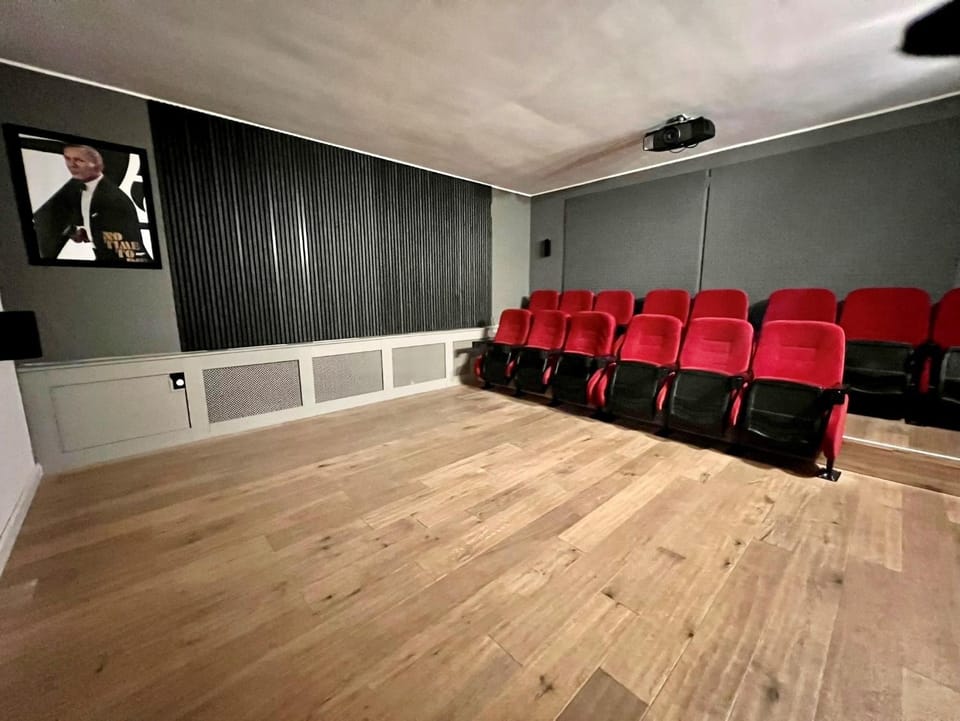 Ostfriesland Ferien Villa - 24 Personen - Sauna, Whirlpool , Kino, und Bar House in Lower Saxony, Germany