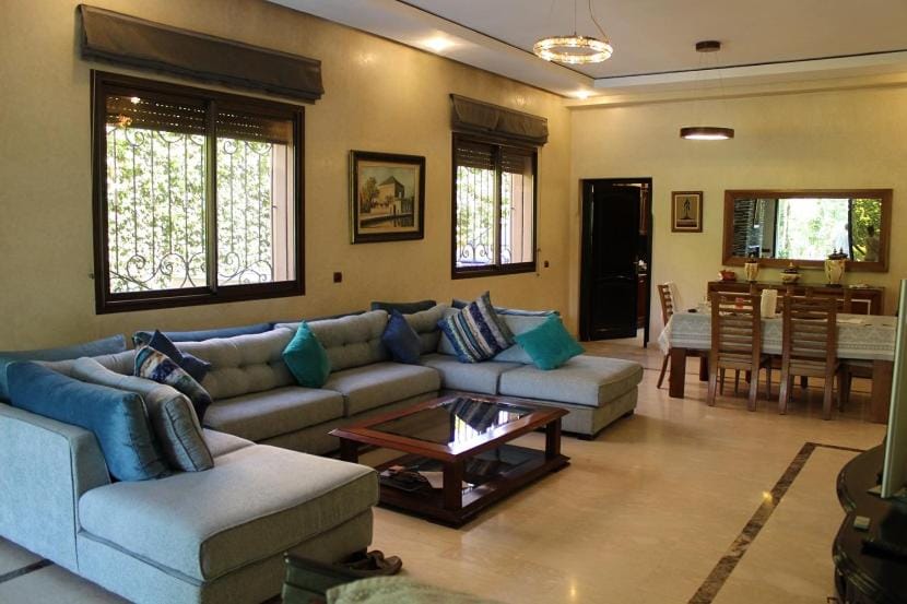 Magnifique villa avec piscine chauffée que pour famille Villa in Marrakesh