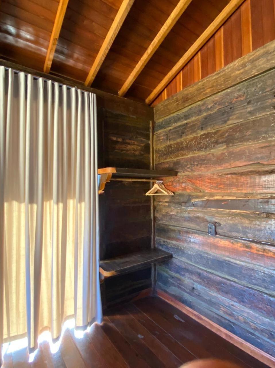 Bedroom, microwave