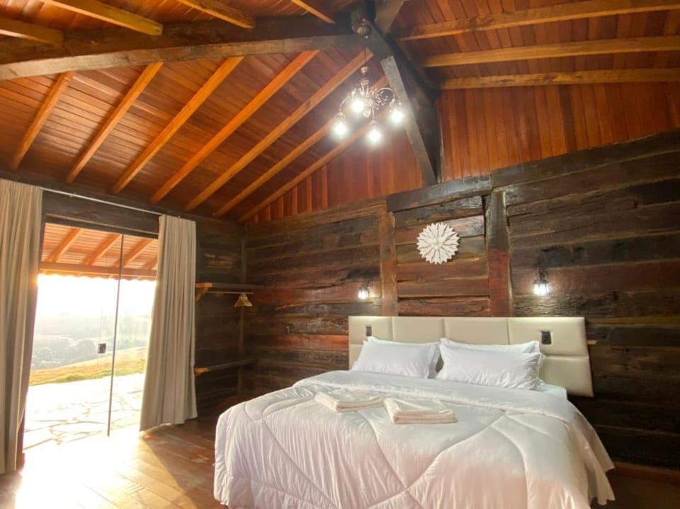 Bed, Mountain view