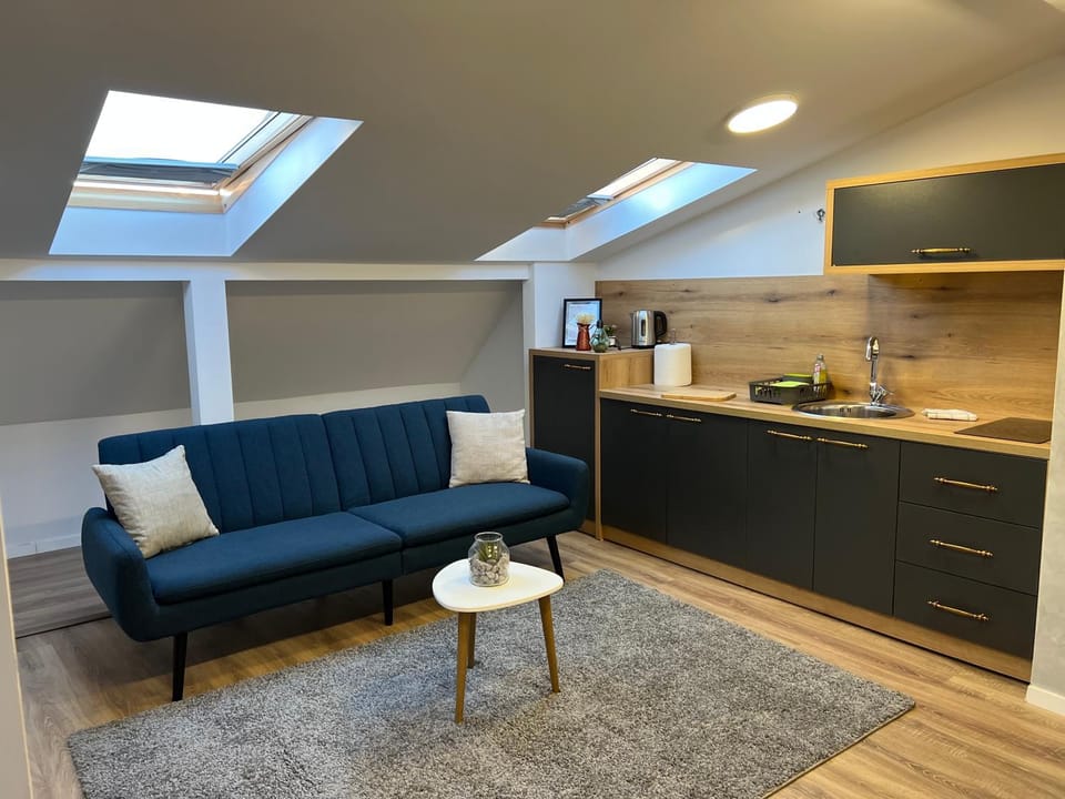 Kitchen or kitchenette, Living room, Seating area