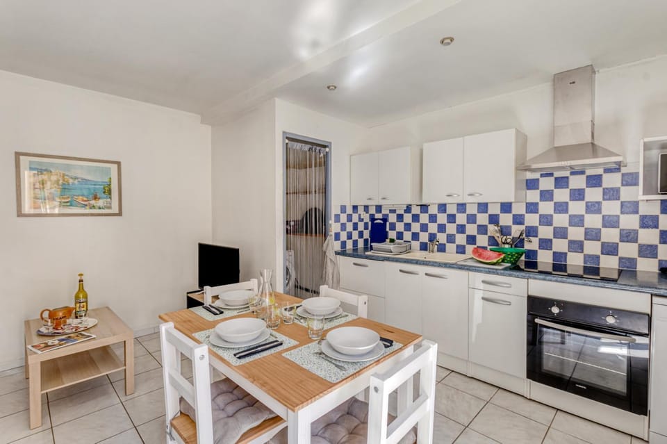 Kitchen or kitchenette, Other