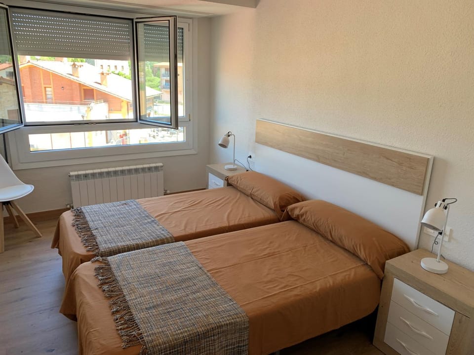 Bed, Photo of the whole room