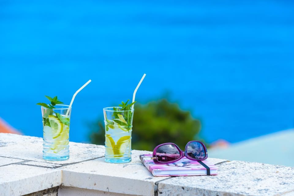 Day, Food and drinks, Sea view, Drinks