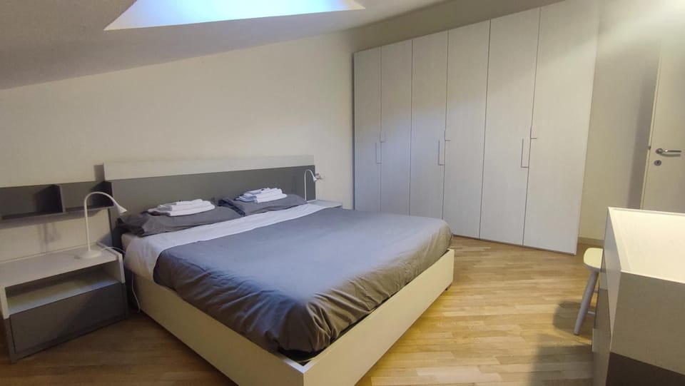 Bed, Photo of the whole room, Bedroom, towels, wardrobe