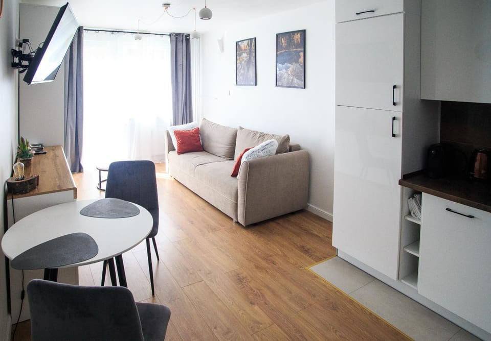 View (from property/room), Photo of the whole room, furniture, heating, internet, locker, towels
