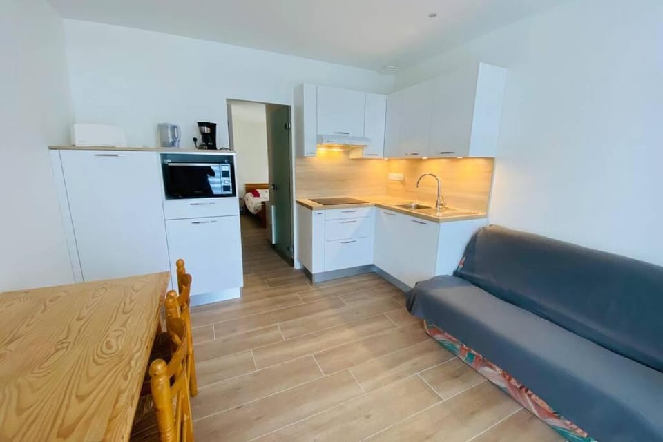 Kitchen or kitchenette, Living room