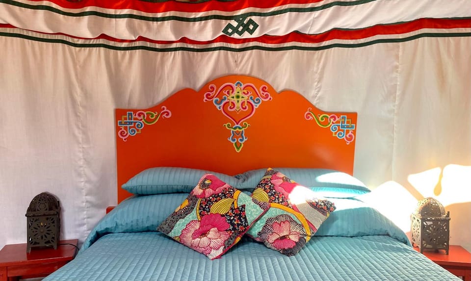 La Dorépontaise YOURTE MONGOLE Luxury tent in Nouvelle-Aquitaine