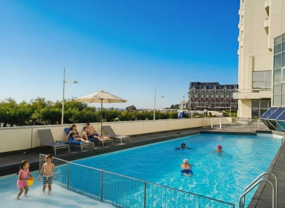 Solarium, Landmark view, Sea view, Swimming pool, Swimming pool