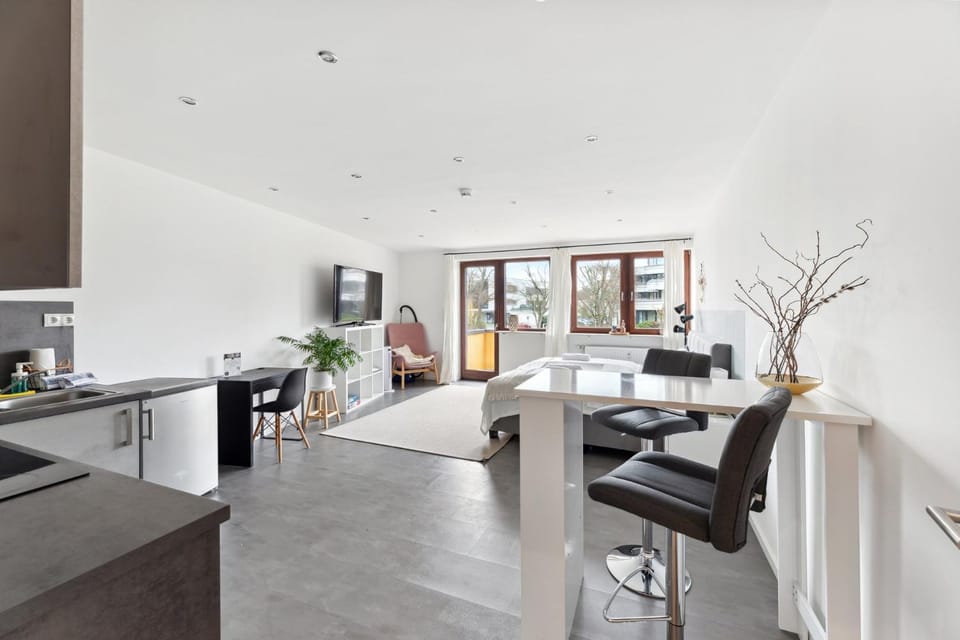 Kitchen or kitchenette, Photo of the whole room, Seating area, Dining area, pet friendly, stove