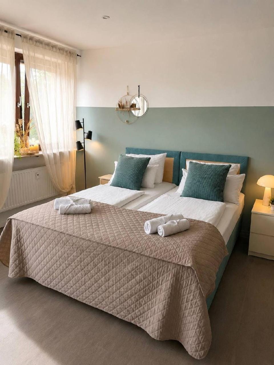 Bed, Photo of the whole room, Bedroom, towels
