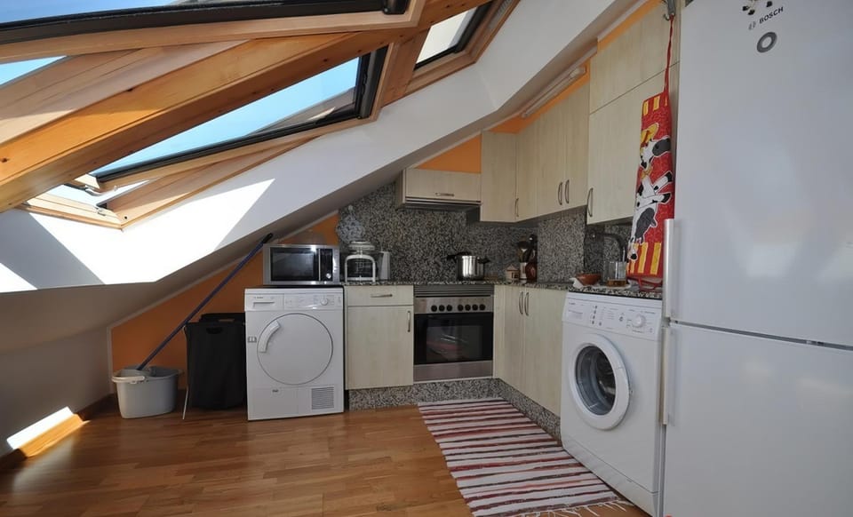 Acogedor ático a pie de mar y montaña. Apartment in Galicia