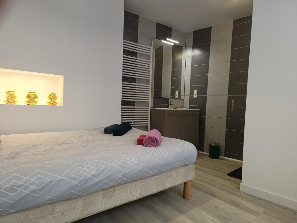 Bathroom, Bedroom