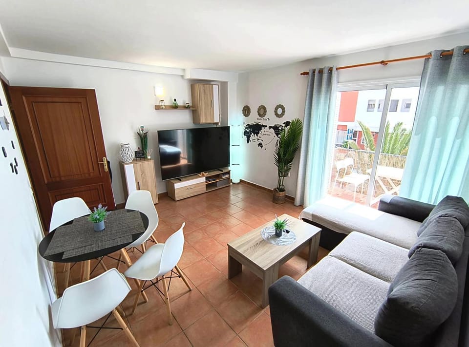 TV and multimedia, Living room, Seating area, Evening entertainment