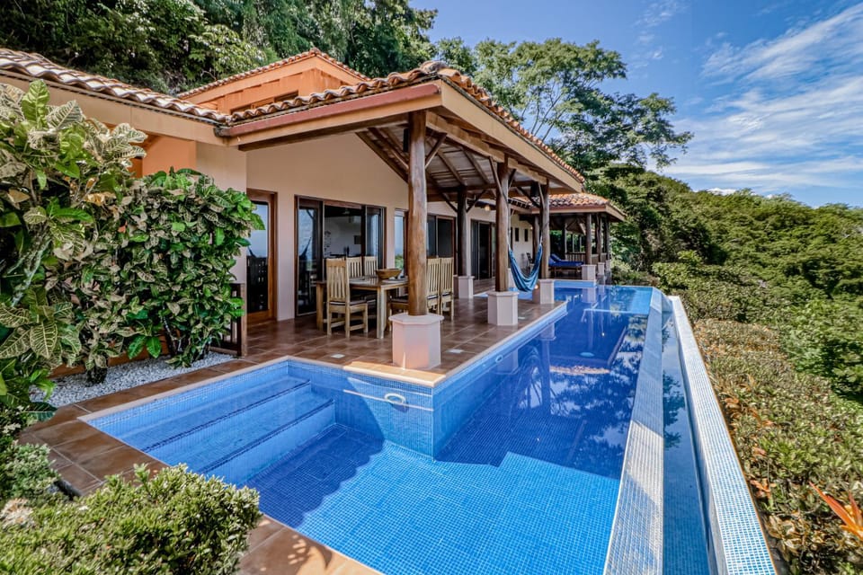 Casa Sueños House in Alajuela Province