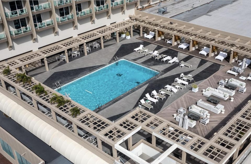 Swimming pool, Swimming pool, sunbed