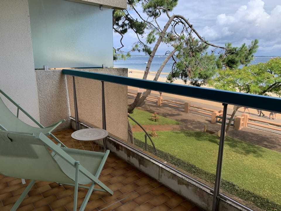 Appartement T2 cabine avec parking, animaux admis - FR-1-374-179 Cabin in Arcachon