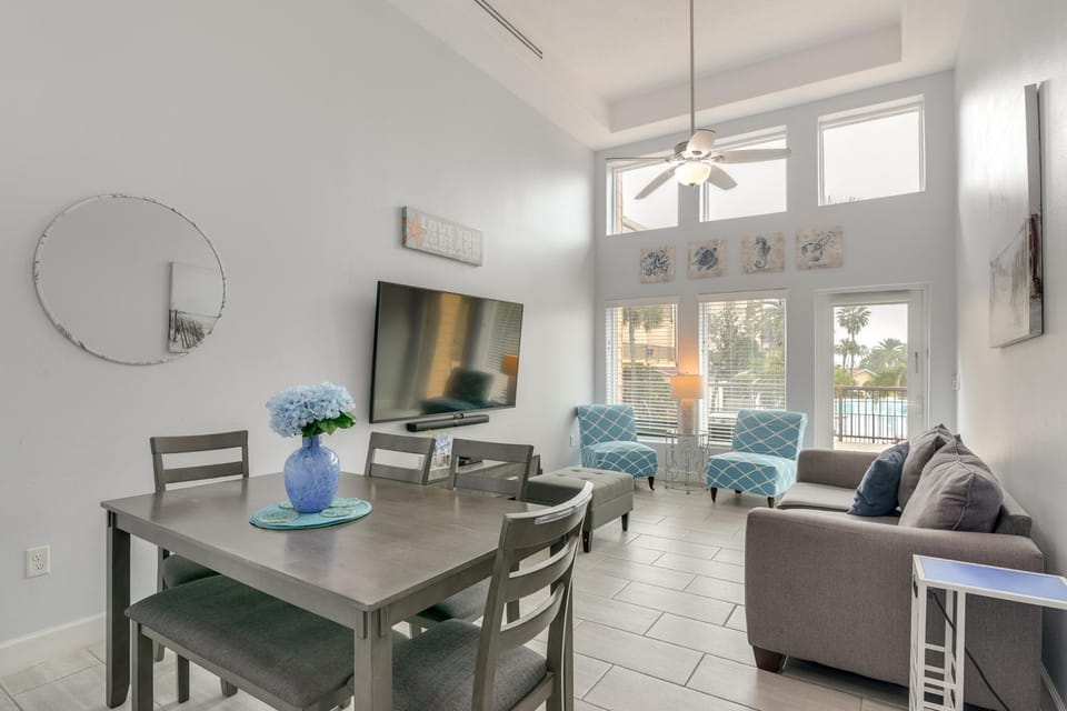 Pool View & Beachside Relaxation: Galveston Condo! House in Galveston Island