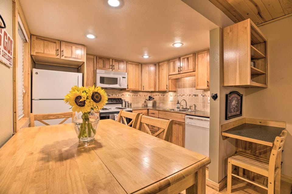 Cozy Family Condo in Mammoth Lakes w/ Balcony House in Mammoth Lakes