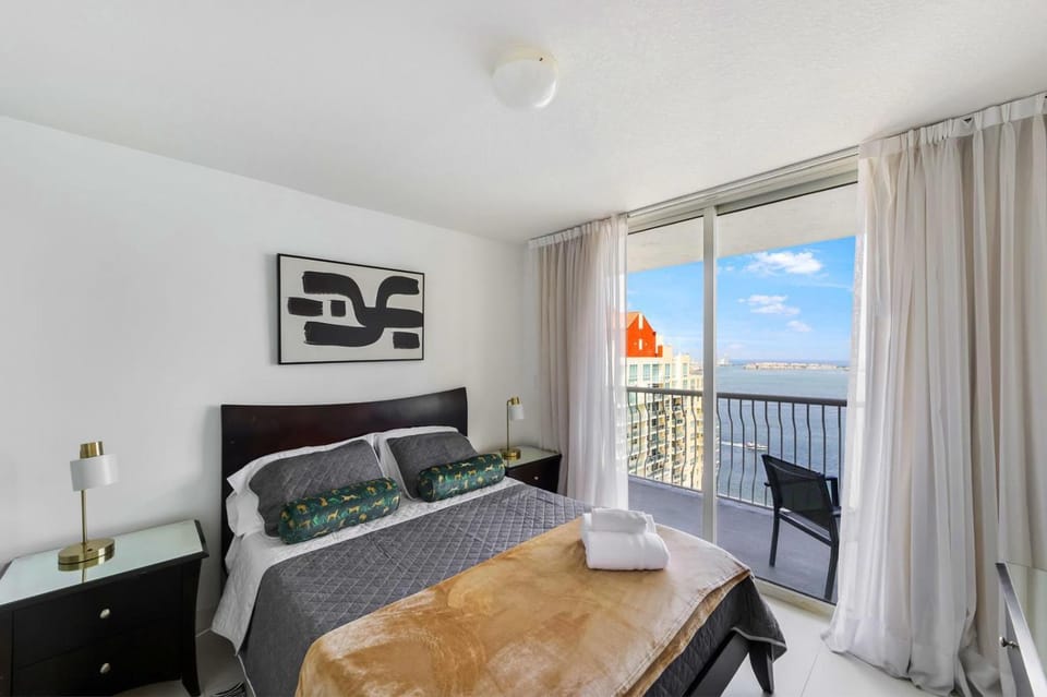 Brickell Apartments with Oceanview Apartment in Brickell