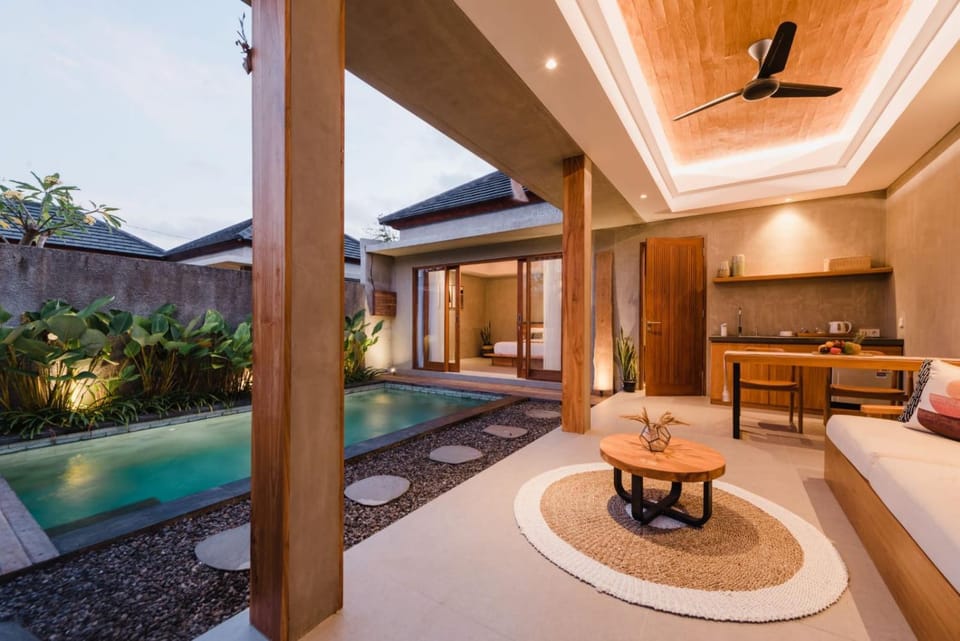 Pool view, Swimming pool
