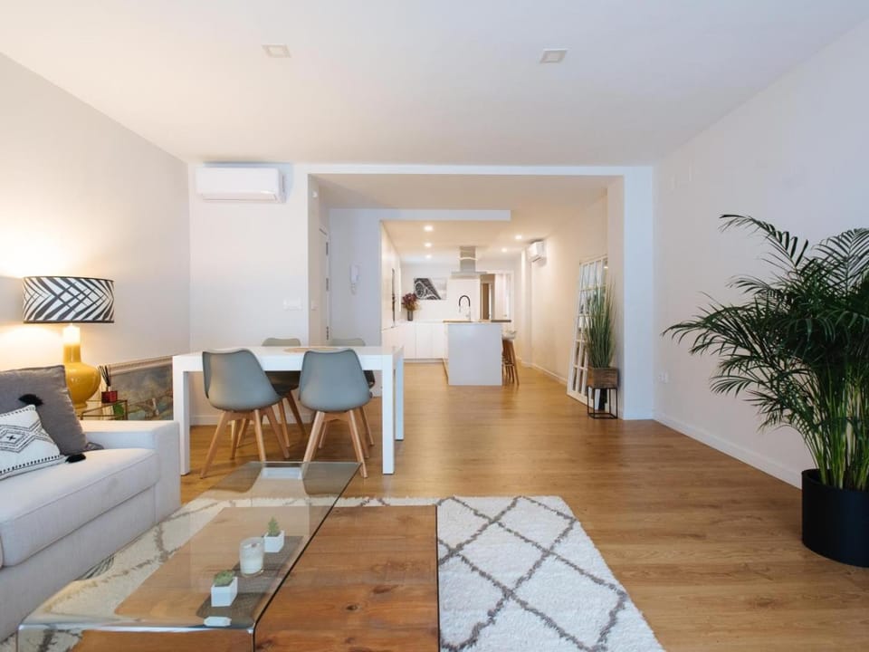 Living room, Dining area