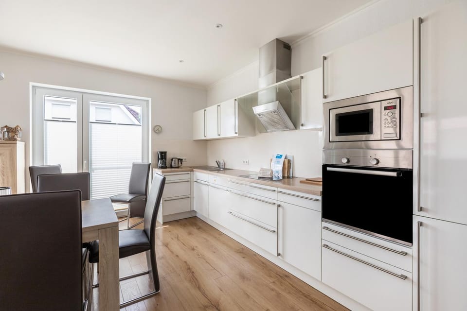 Property building, Kitchen or kitchenette, Living room