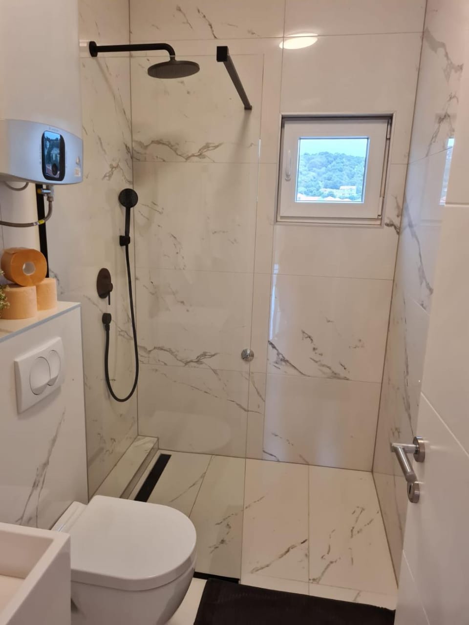 Shower, Toilet, Bathroom