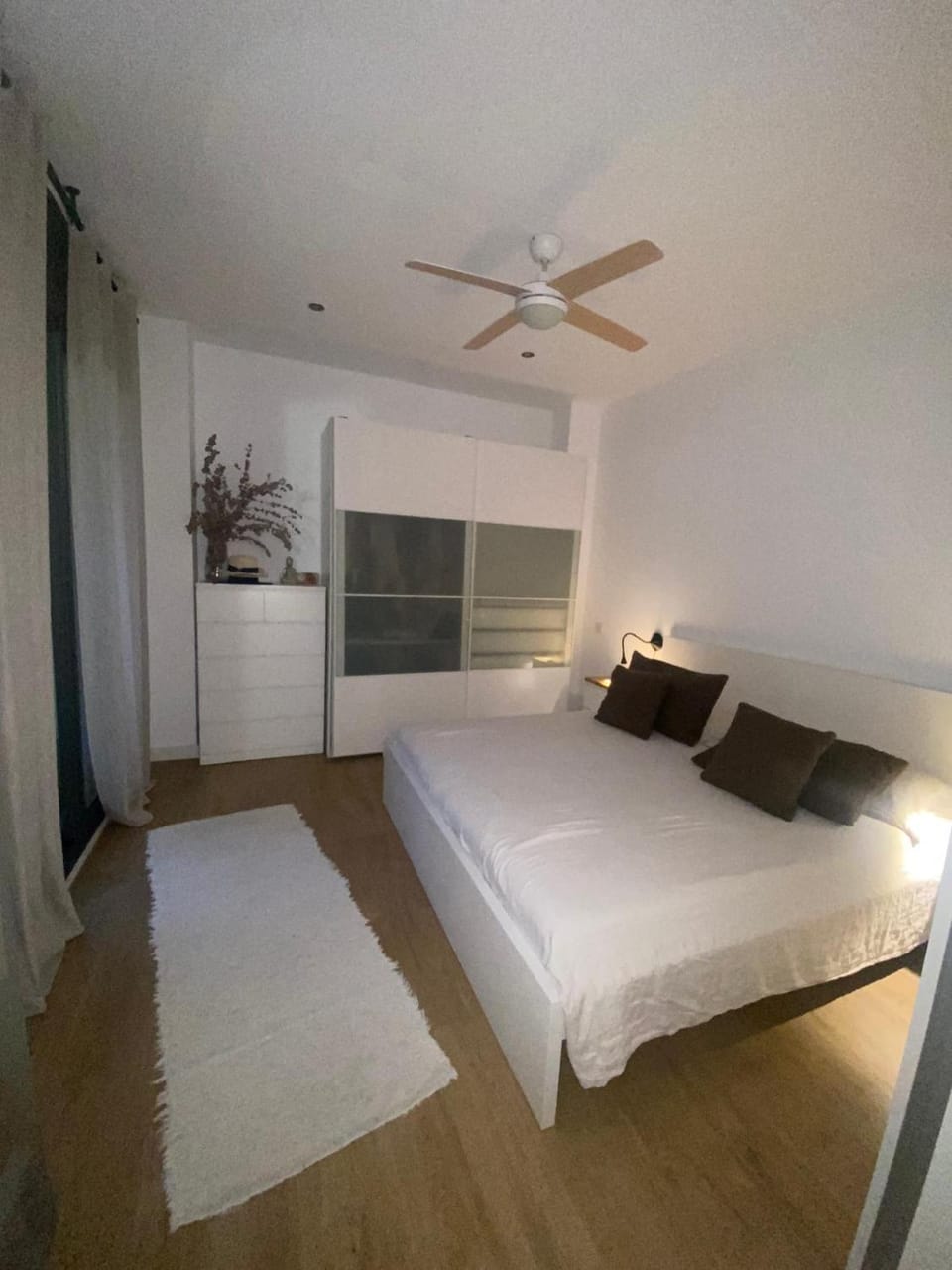 Casa grande y céntrica con piscina en zona peatonal Apartment in Maresme