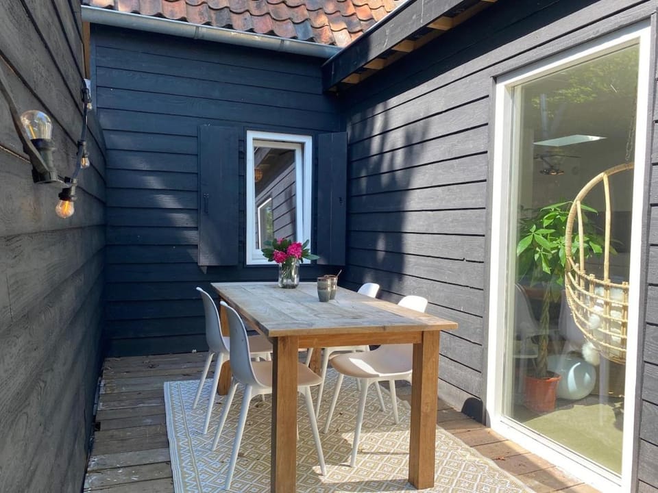 Patio, Dining area