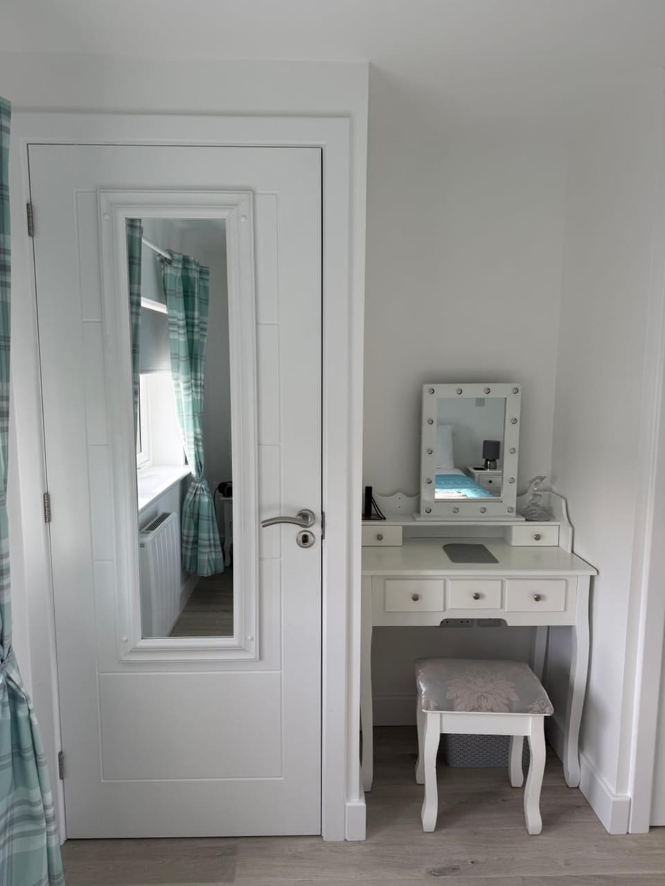 TomaX Garden Cabin Free Parking Cabin in Scotland