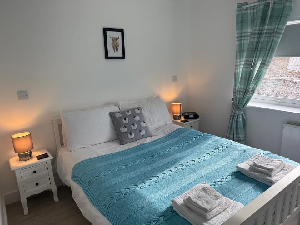 TomaX Garden Cabin Free Parking Cabin in Scotland