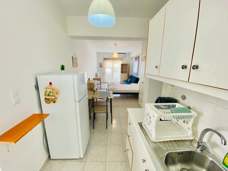 Kitchen or kitchenette, Communal kitchen