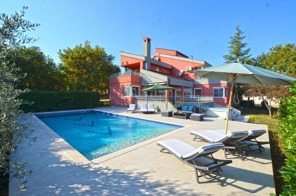 Property building, Swimming pool