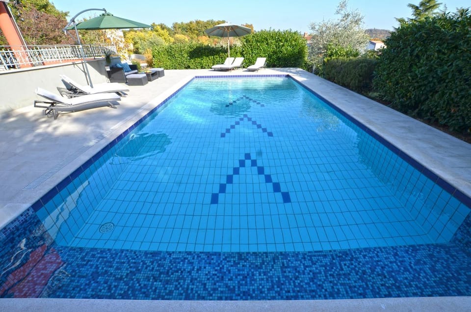 Pool view, Swimming pool