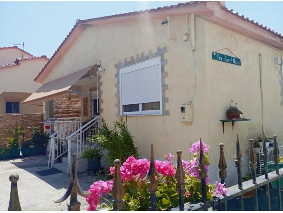 Property building, Day