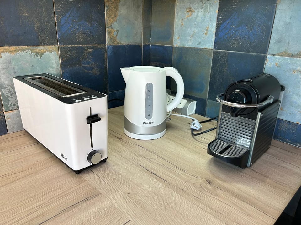 Coffee/tea facilities, Kitchen or kitchenette, toaster