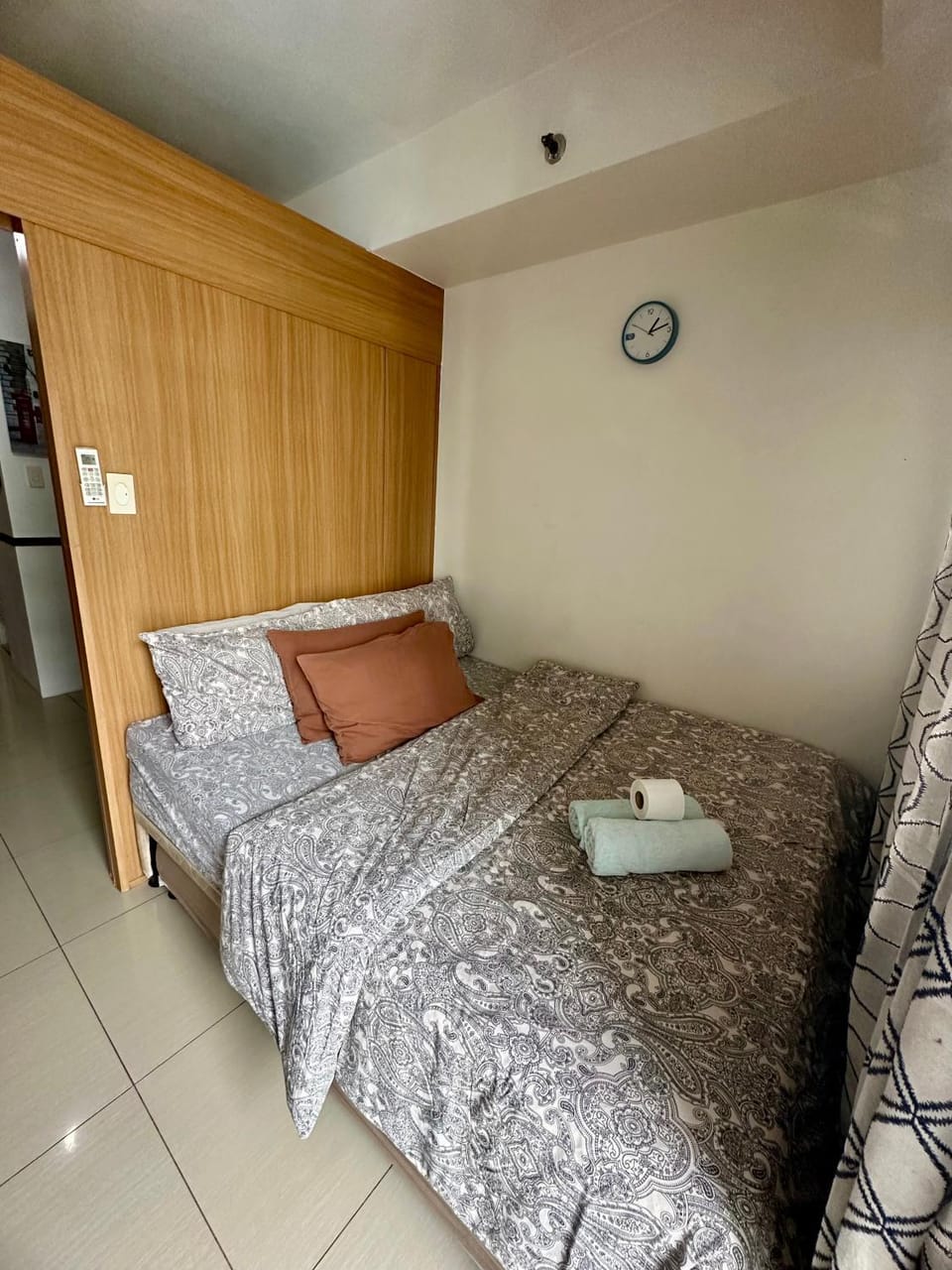 Kathys Crib at Shell Residences Apartment in Pasay