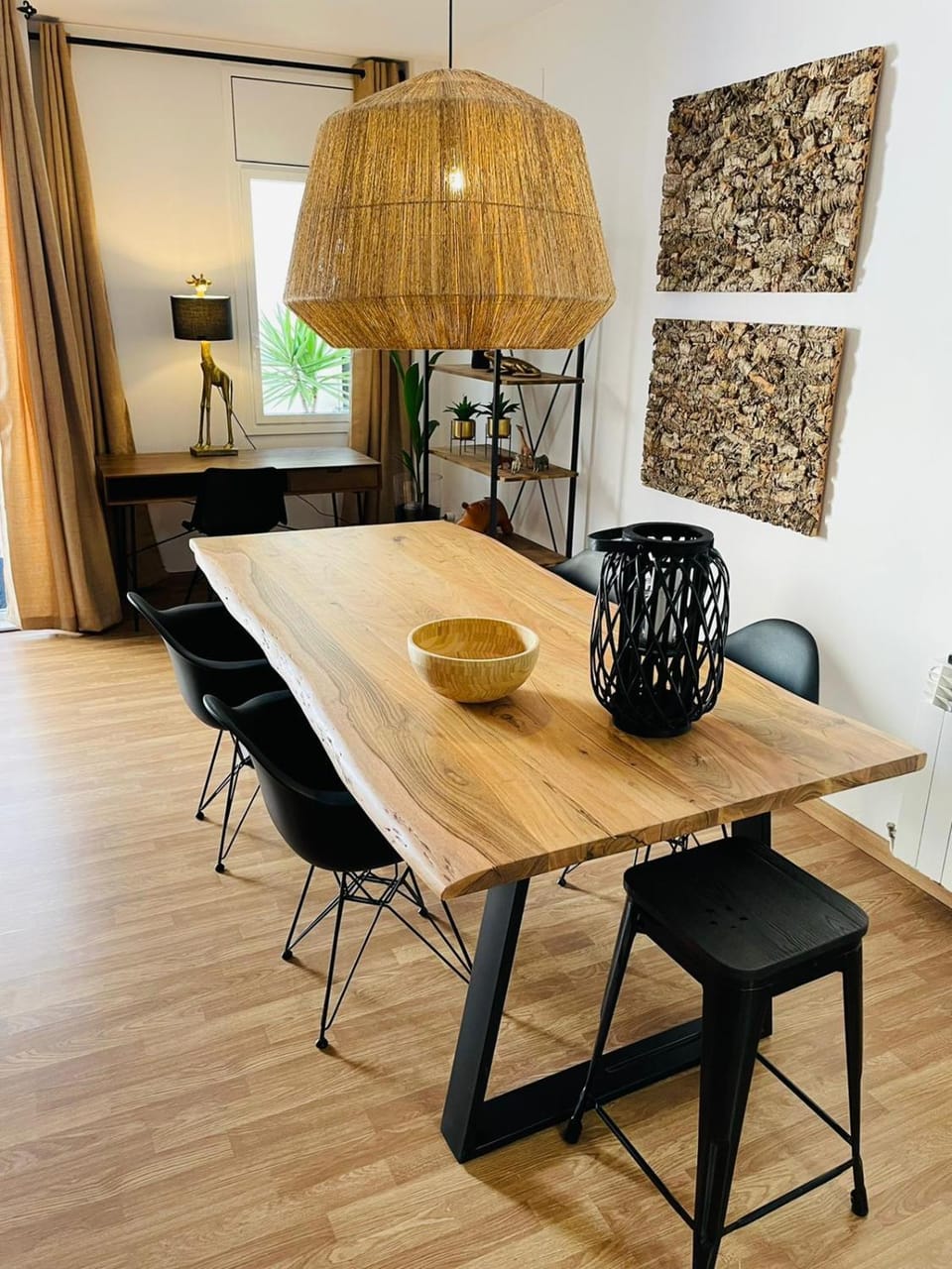 Living room, Dining area