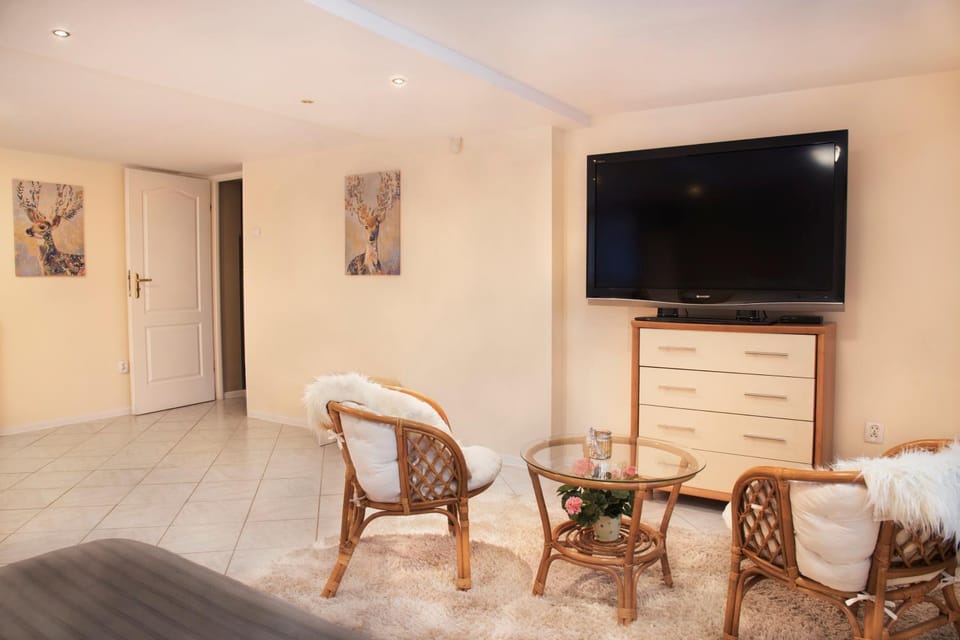 Communal lounge/ TV room, Bedroom, Family