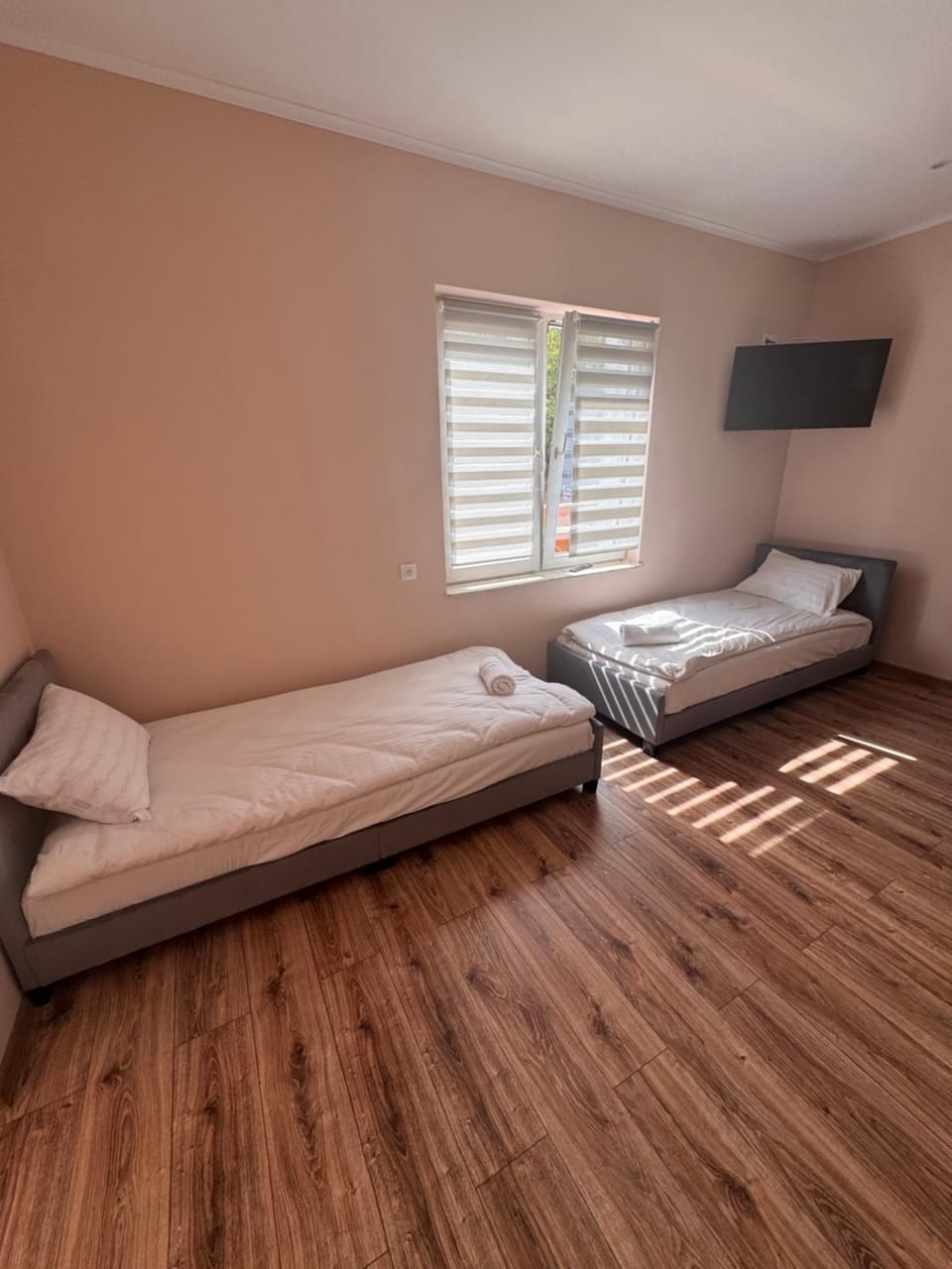 Bed, TV and multimedia