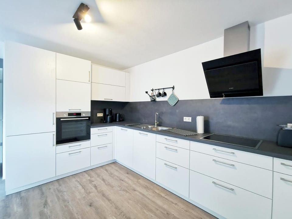 Kitchen or kitchenette, Living room
