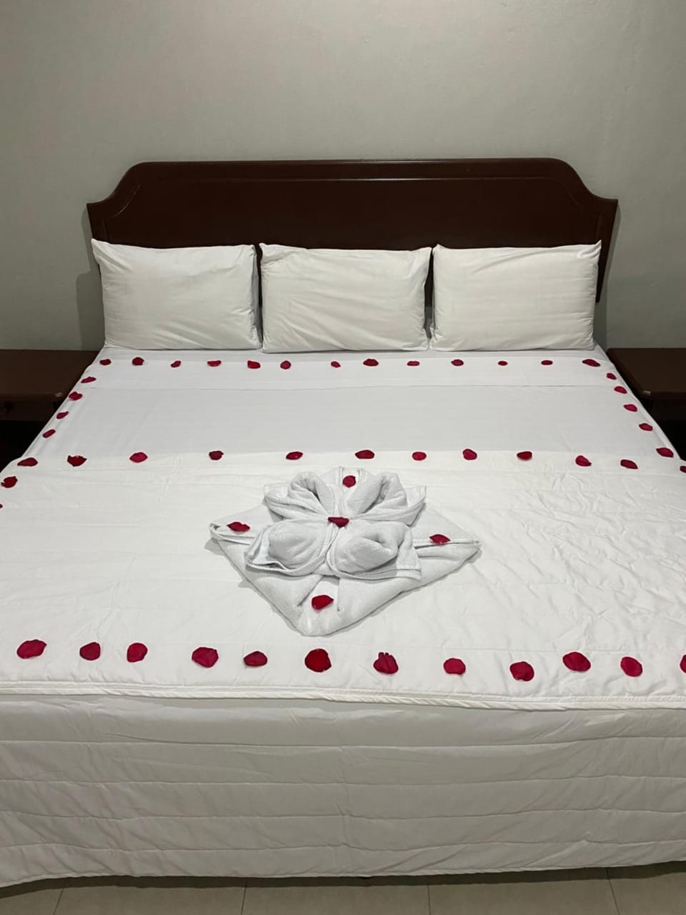 Bed, Decorative detail, Bedroom