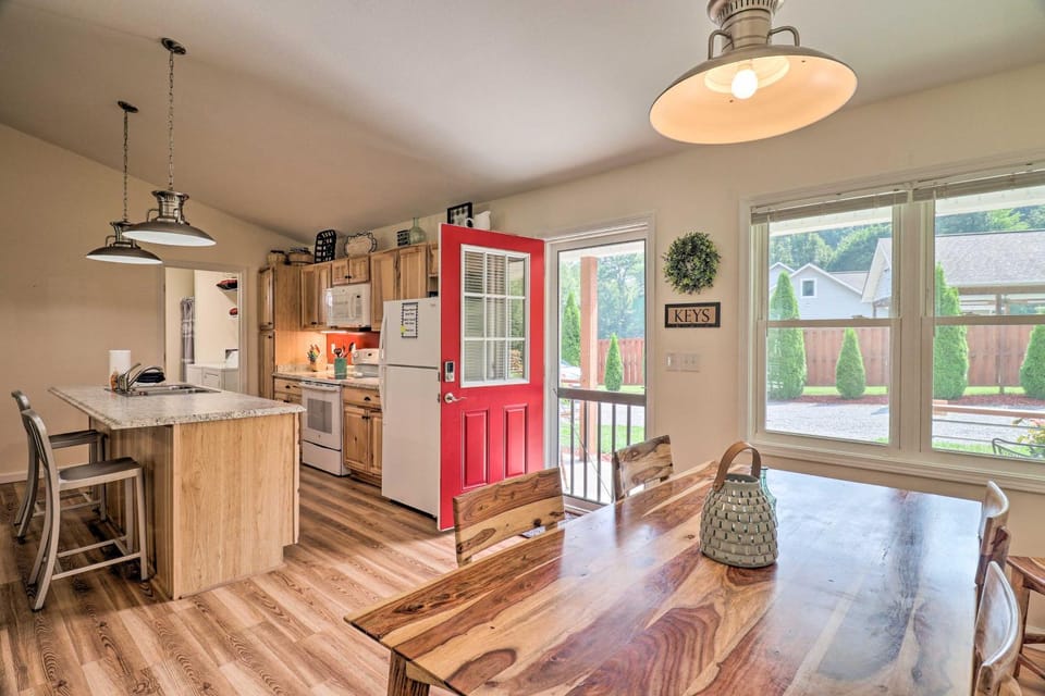 Updated Cottage at Lake Junaluska Golf Course! House in Lake Junaluska