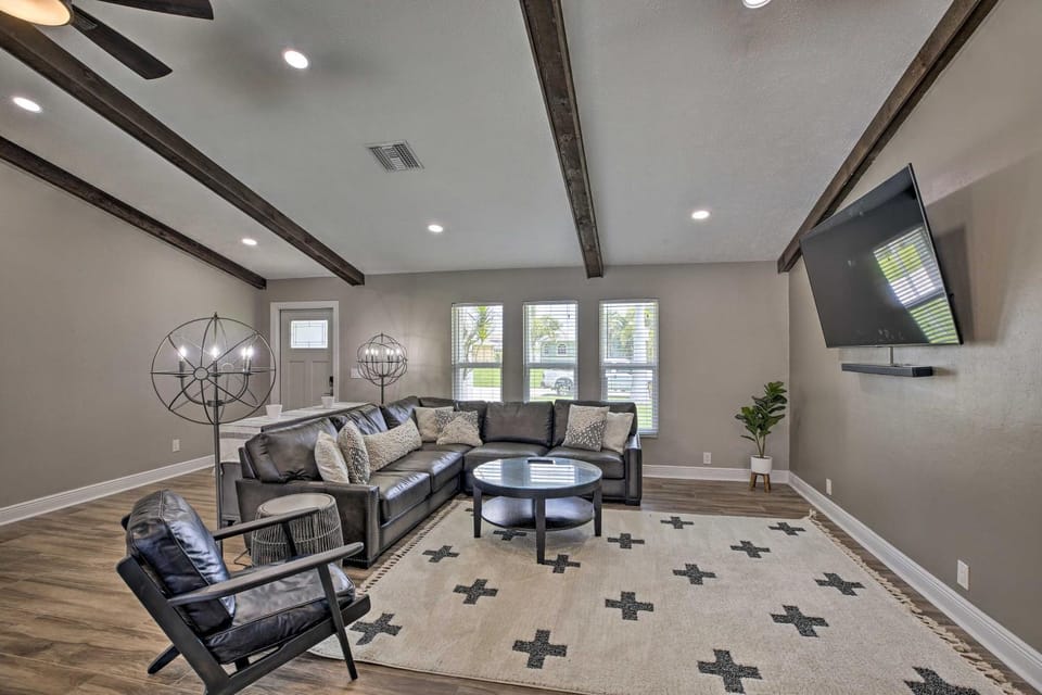 Canal-Front Cape Coral Home: Pool & Patio House in Cape Coral