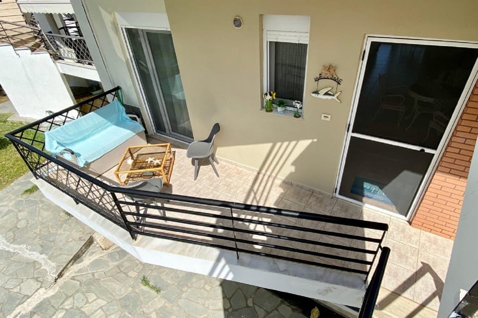 Facade/entrance, Balcony/Terrace